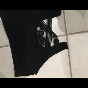 Danskin sports bra